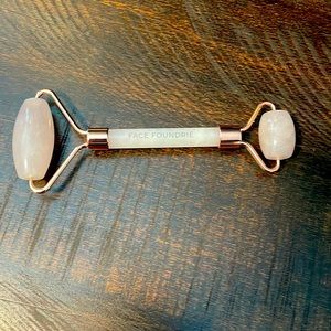 Face Foundrie rose quartz face roller